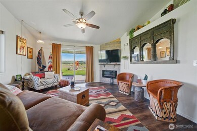 109 W 4th St, Prescott, WA 99348 - photo 6