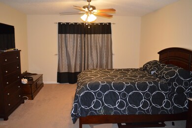 8182 Kilkelly Ln S, Jacksonville, FL 32244 - photo 5