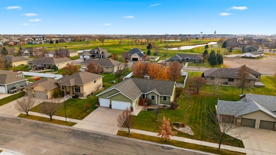 1415 Nicklaus Dr, Aberdeen, SD 57401 - photo 4