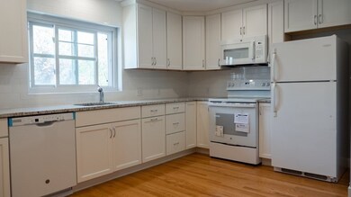121 Emerson Gardens unit 121, Lexington, MA 02420 - photo 4