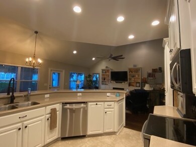 19 Gray Wolf Dr, Brunswick, GA 31525 - photo 4