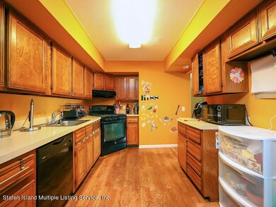 73 Gardenia Ln unit A, Staten Island, NY 10314 - photo 7