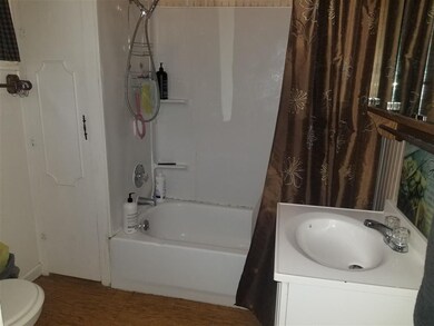 405 E Flora St, Washington, IN 47501 - photo 5