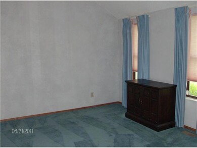 505 Durbin Rd, Columbus, OH 43213 - photo 2