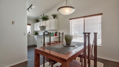 008_Dining Area