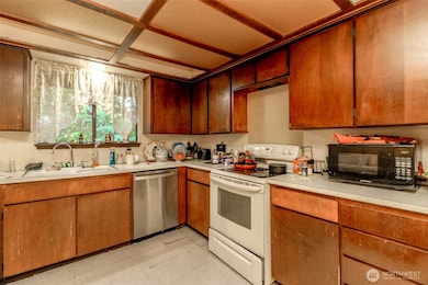 424 E 80th St, Tacoma, WA 98404 - photo 3