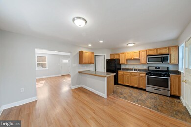 8532 Willow Oak Rd, Parkville, MD 21234 - photo 5