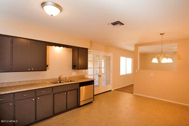 318 E Jacaranda St, Mesa, AZ 85201 - photo 5