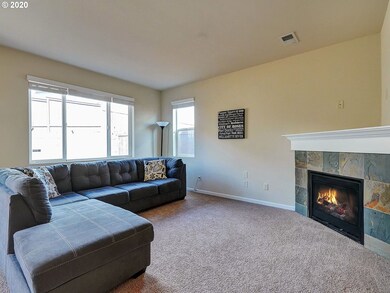 15635 SE Kingbird Dr, Clackamas, OR 97015 - photo 4