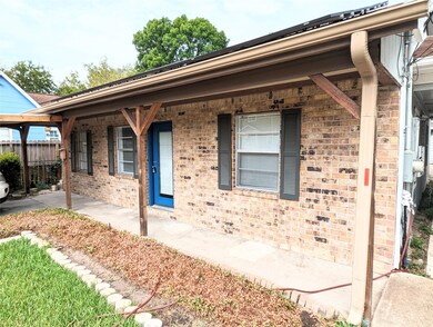 705 Barkley St, Houston, TX 77022 - photo 4