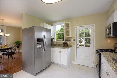 611 Hilltop Rd, Catonsville, MD 21228 - photo 7