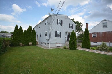 258 Rakoczy Ave unit 2nd Floor, Fairfield, CT 06824 - photo 2