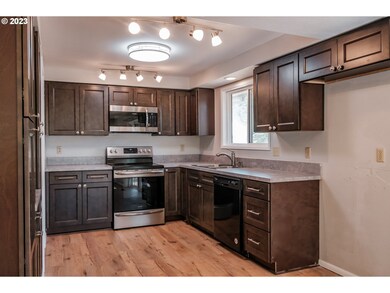 302 Sixth St, Amity, OR 97101 - photo 7