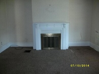 503 E Gates St 005