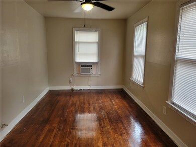 1319 Beverly St unit 1/2, Houston, TX 77008 - photo 3