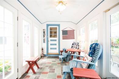 42 Hillview Ave, Rensselaer, NY 12144 - photo 4