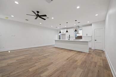 8419 Venus St unit B, Houston, TX 77088 - photo 7