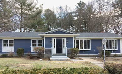 31 Roger Williams Dr, Greenville, RI 02828 - photo 2