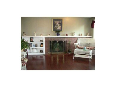 223 Richmond Dr, Warwick, RI 02888 - photo 4