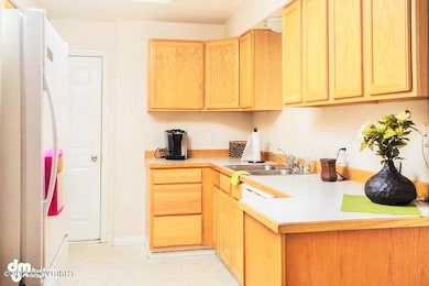 6416 E 10th Ave Anchorage AK-small-014-K
