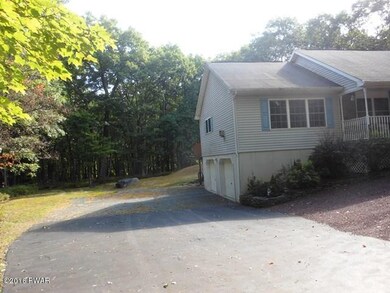 807 E Spur Ct, Hawley, PA 18428 - photo 4