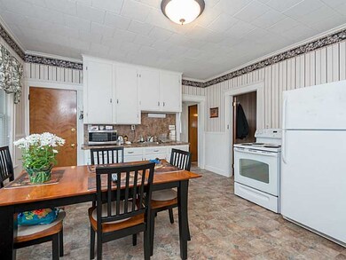 Kitchen. 1st Floor Unit - Eat in Kitchen