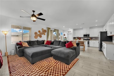 8142 Skye Plum St, Las Vegas, NV 89166 - photo 3