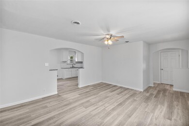 1012 Black St, Hurst, TX 76053 - photo 3