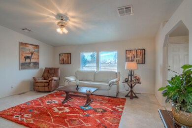 7 Living Room photo a