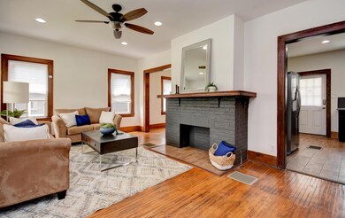 Living Room (5)