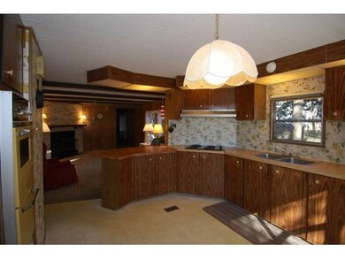 7 Lisa Cir, Merrimac, MA 01860 - photo 5