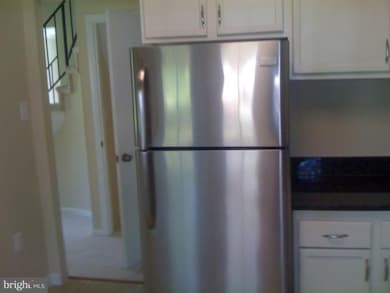 9221 Sand Creek Ct, Burke, VA 22015 - photo 3