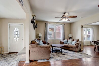 526 N Butrick St, Waukegan, IL 60085 - photo 6