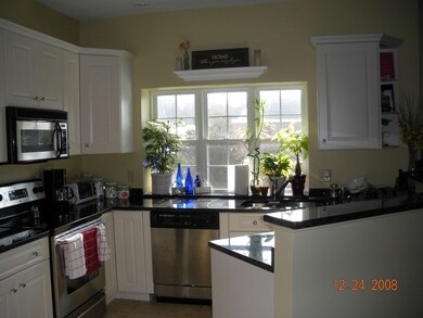 188 Summer St unit 8, Weymouth, MA 02188 - photo 2