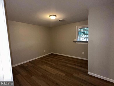 2403 Alma Rd, Halethorpe, MD 21227 - photo 6