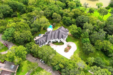 2403 Pine Dr, Friendswood, TX 77546 - photo 2