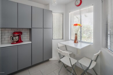 Breakfast Nook 1528 N Oak St