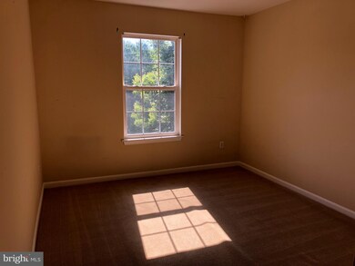 3805 Sunnyfield Ct unit 3A, Hampstead, MD 21074 - photo 2