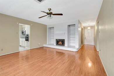 8402 Garden Parks Dr, Houston, TX 77075 - photo 3