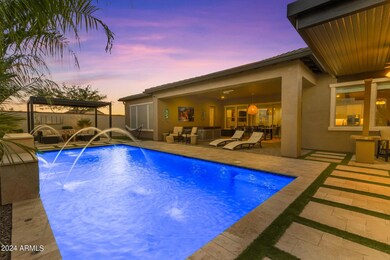OUTDOOR LIVING