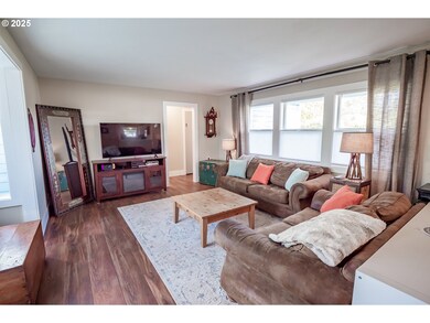 645 Howard Ave, Eugene, OR 97404 - photo 3