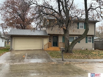 910 N 16th Ave, Beatrice, NE 68310 - photo 2