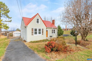 1031 W 12th St, Waynesboro, VA 22980 - photo 2