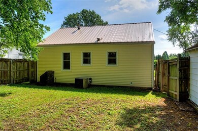 1320 55th St, Des Moines, IA 50311 - photo 5