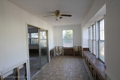 351-637049 Enclosed Porch (8)