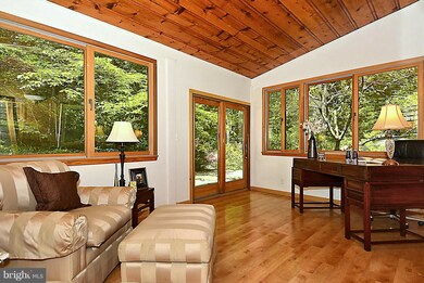 6614 Tansey Dr, Falls Church, VA 22042 - photo 4