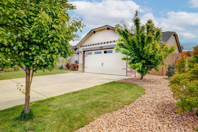 2724 SW 47th St, Redmond, OR 97756 - photo 2