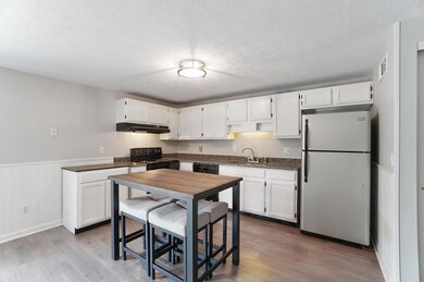 858 Ivy Brush Ct, Columbus, OH 43228 - photo 6