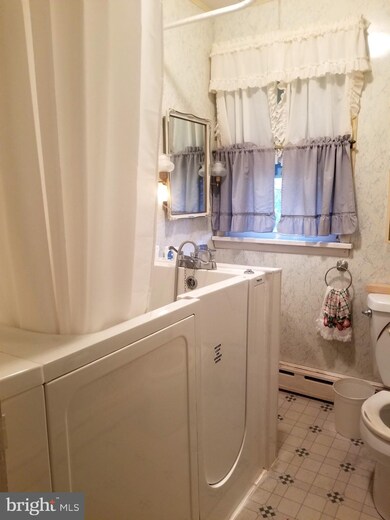 633 N Warren St, Orwigsburg, PA 17961 - photo 6