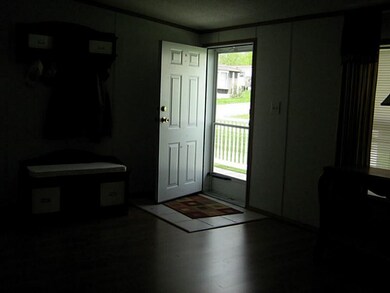 Entry/Foyer.